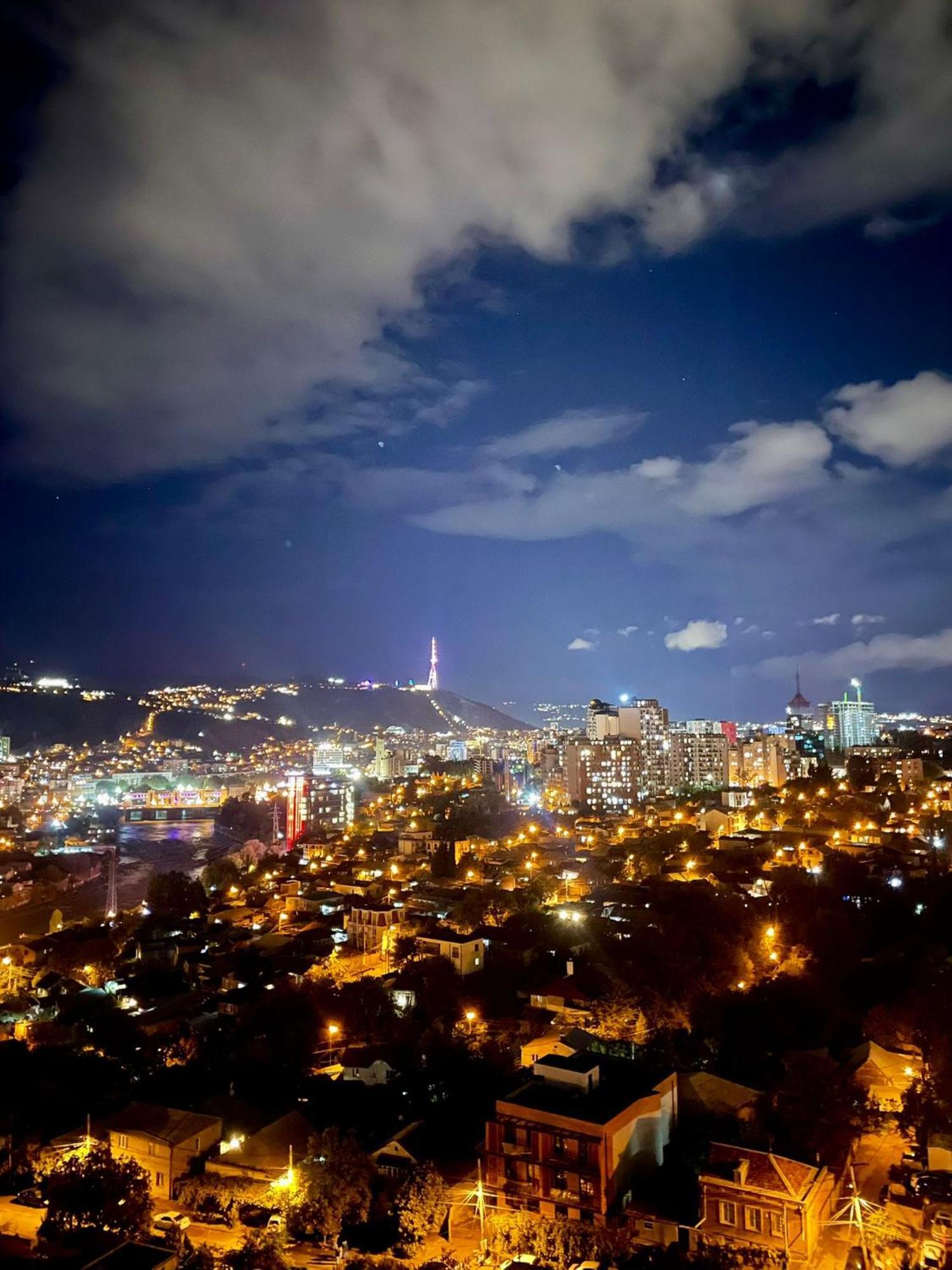 Cozy 1-Bedroom Unit In Tbilisi, With Amazing View Экстерьер фото